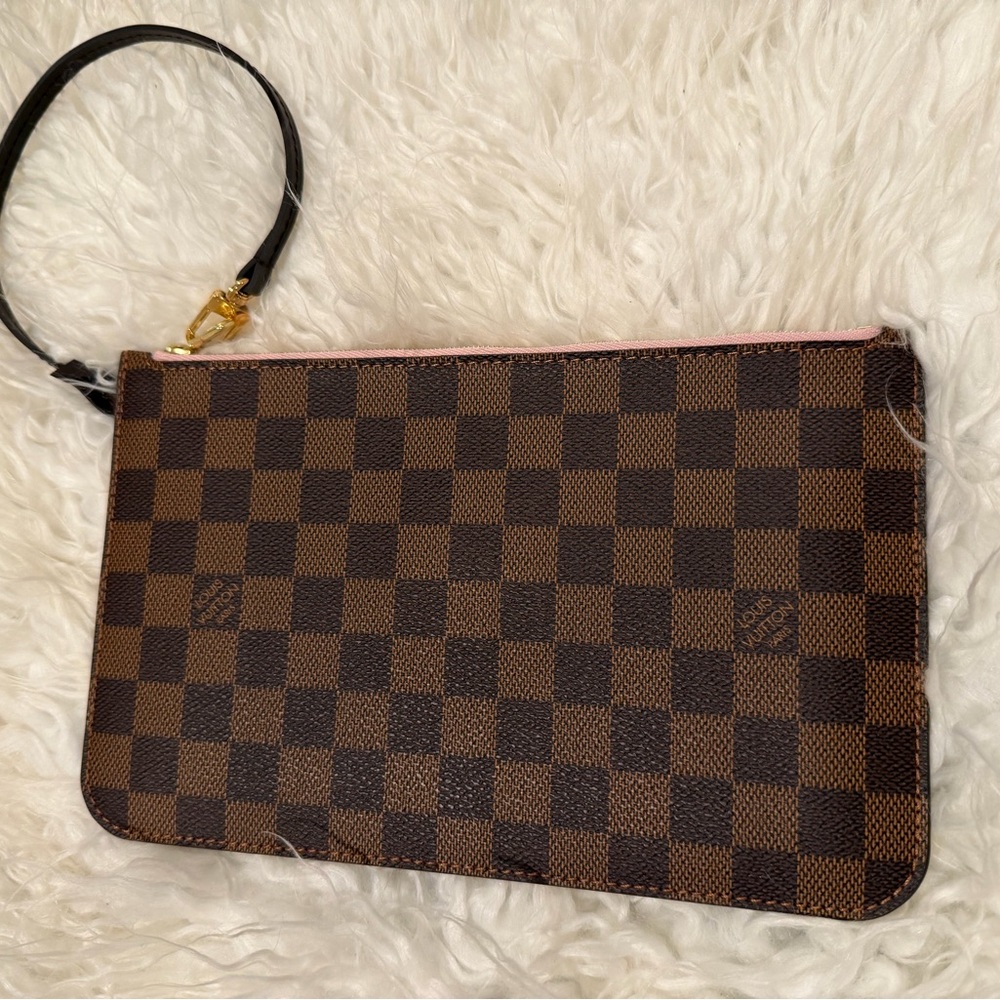 Neverfull Damier Ebene Pouch NEW
